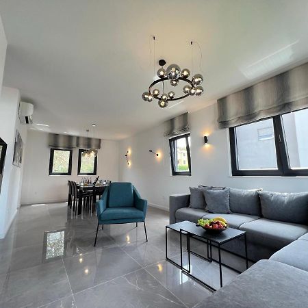 Beachfront House Olbia With Private Parking Trogir Exteriör bild