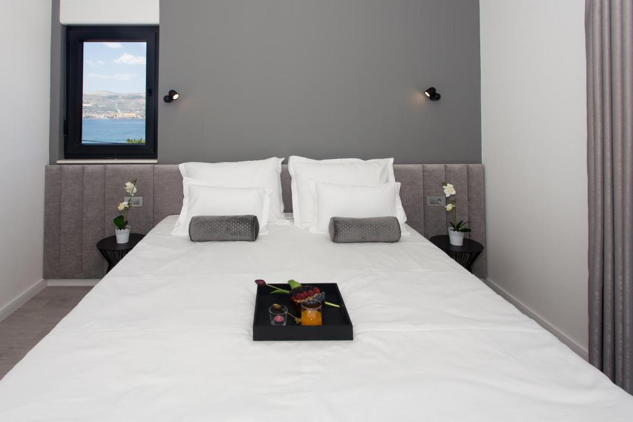 Beachfront House Olbia With Private Parking Trogir Exteriör bild