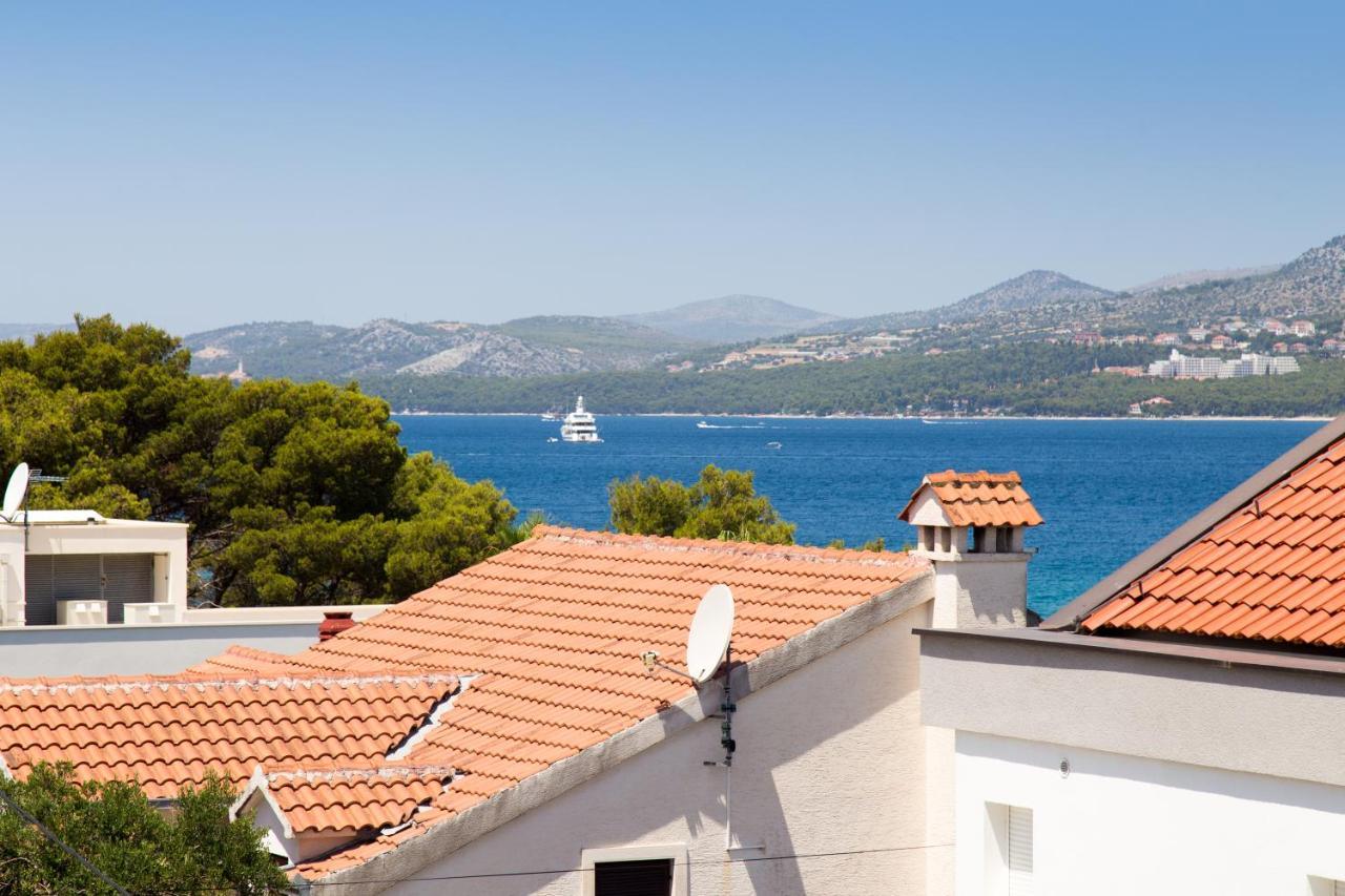 Beachfront House Olbia With Private Parking Trogir Exteriör bild