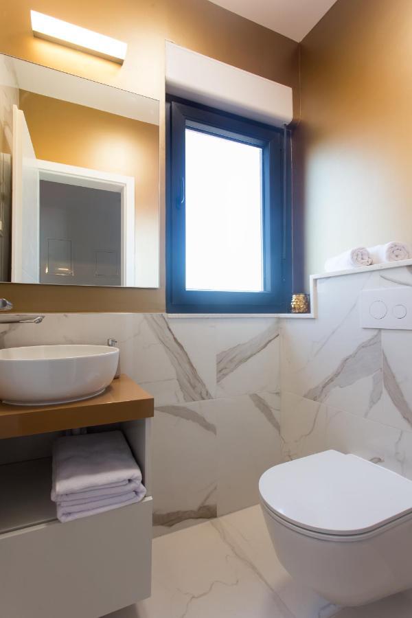 Beachfront House Olbia With Private Parking Trogir Exteriör bild
