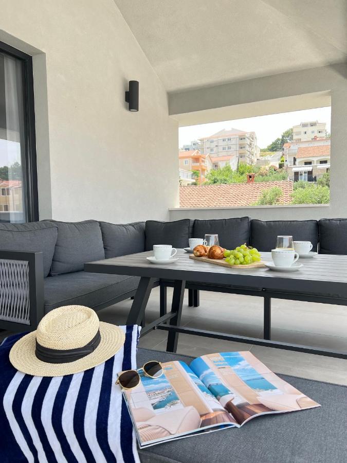 Beachfront House Olbia With Private Parking Trogir Exteriör bild