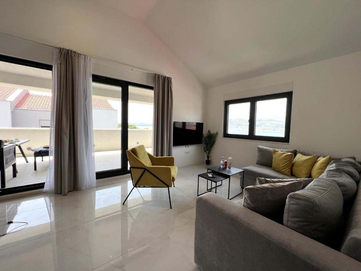 Beachfront House Olbia With Private Parking Trogir Exteriör bild