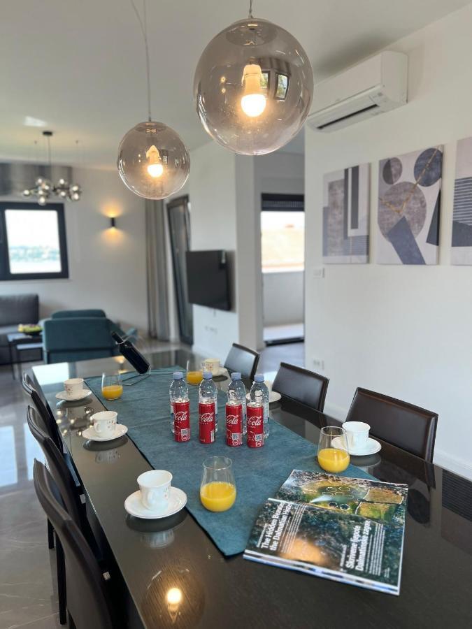 Beachfront House Olbia With Private Parking Trogir Exteriör bild