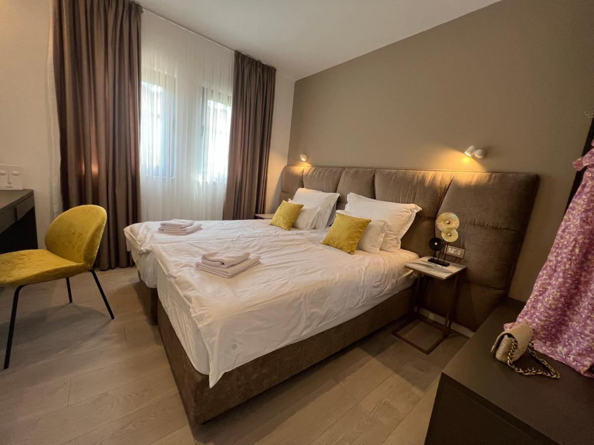 Beachfront House Olbia With Private Parking Trogir Exteriör bild