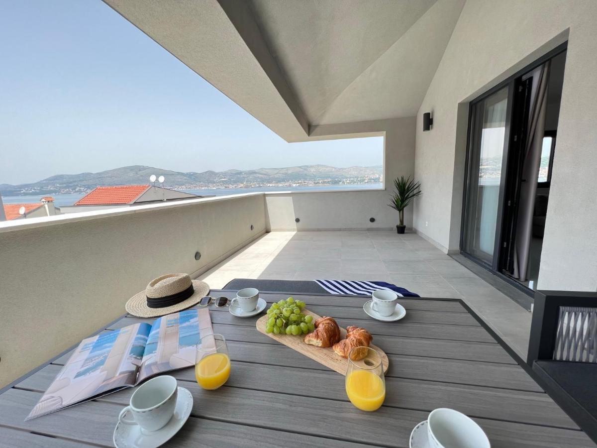 Beachfront House Olbia With Private Parking Trogir Exteriör bild